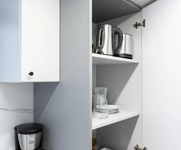 Bright 2br Flat - Location - Views Apartment