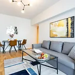 Bright 2br Flat - Location - Views Bucharest