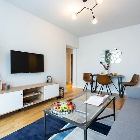 Bright 2br Flat - Location - Views