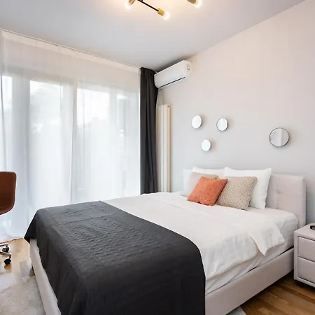 Apartment Bright 2br Flat - Location - Views Bucharest