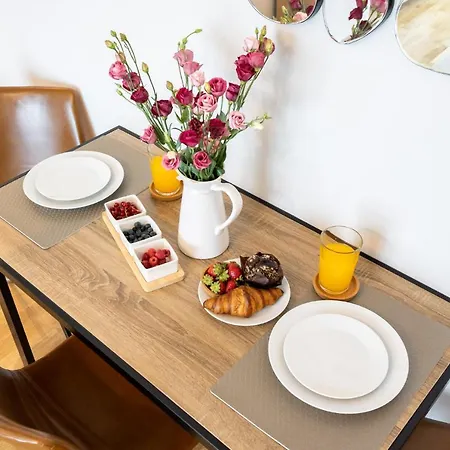 Bright 2br Flat - Location - Views アパート *