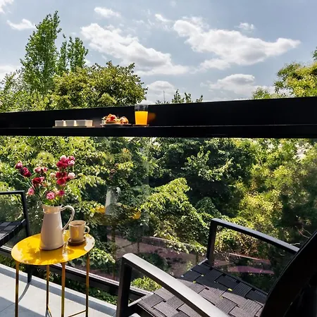 Bright 2br Flat - Location - Views *