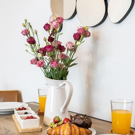 Apartment Bright 2br Flat - Location - Views Bucharest