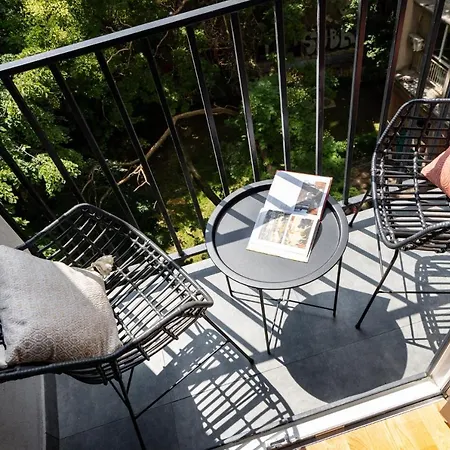 Bright 2br Flat - Location - Views Appartement