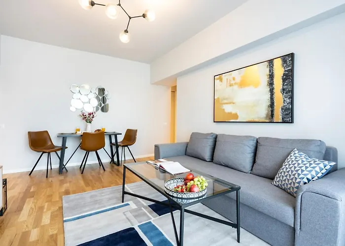 Bright 2br Flat - Location - Views Bukarest