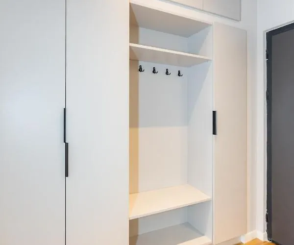 Bright 2br Flat - Location - Views Апартаменти