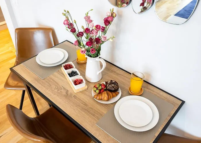 Bright 2br Flat - Location - Views Апартаменти *