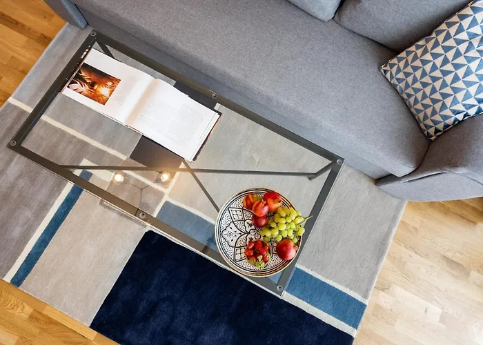 Bright 2br Flat - Location - Views Апартаменти Бухарест