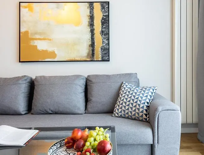Bright 2br Flat - Location - Views Daire