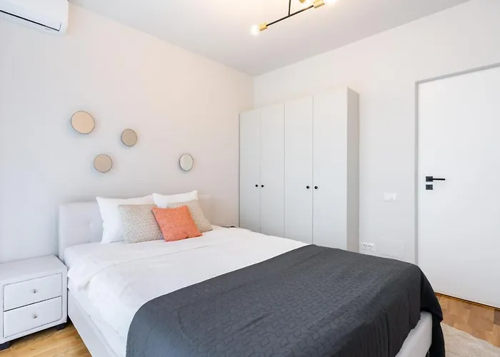 Daire Bright 2br Flat - Location - Views Bükreş